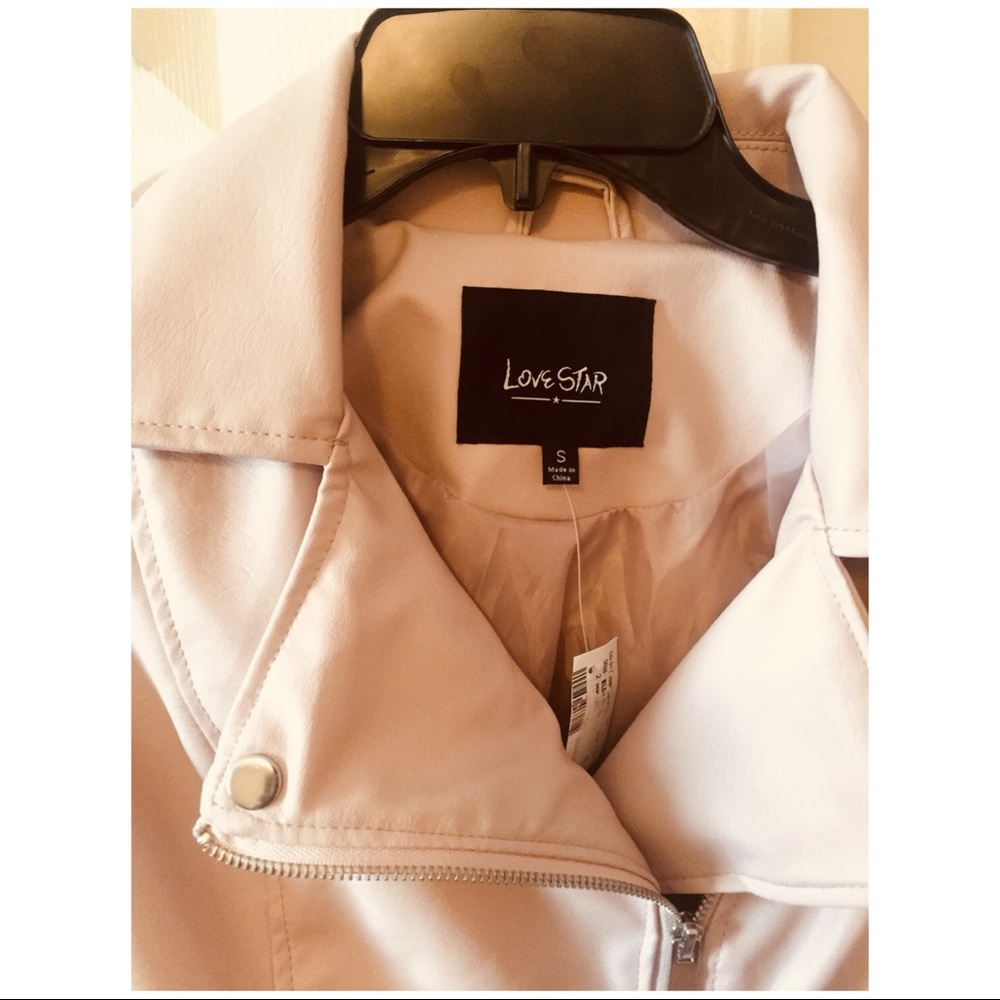 👄 LAST 1 FAUX LEATHER BLUSH  PINK STUDDED JACKET - Picture 4 of 7